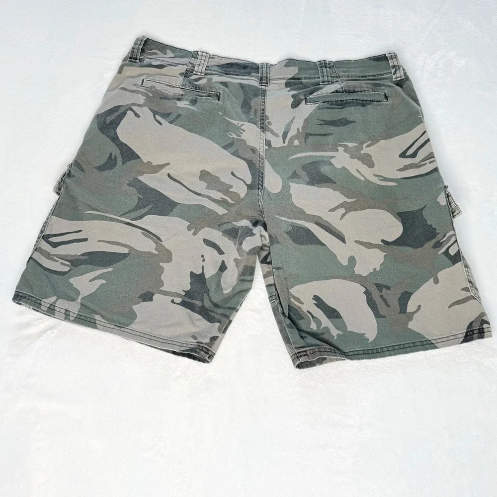 Wrangler Relaxed‎ Fit Camo Cargo Shorts Men's 36 Green Y2K Utility 10in